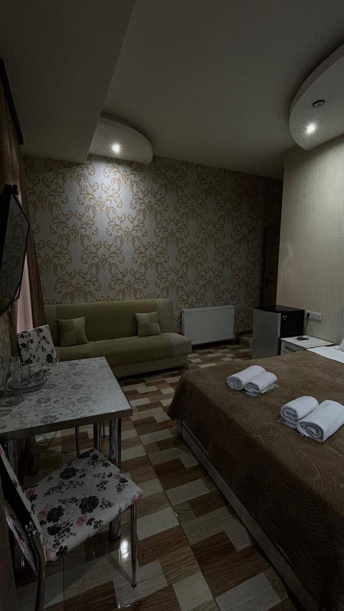 Hotel Tourist Tbilisi ภายนอก รูปภาพ