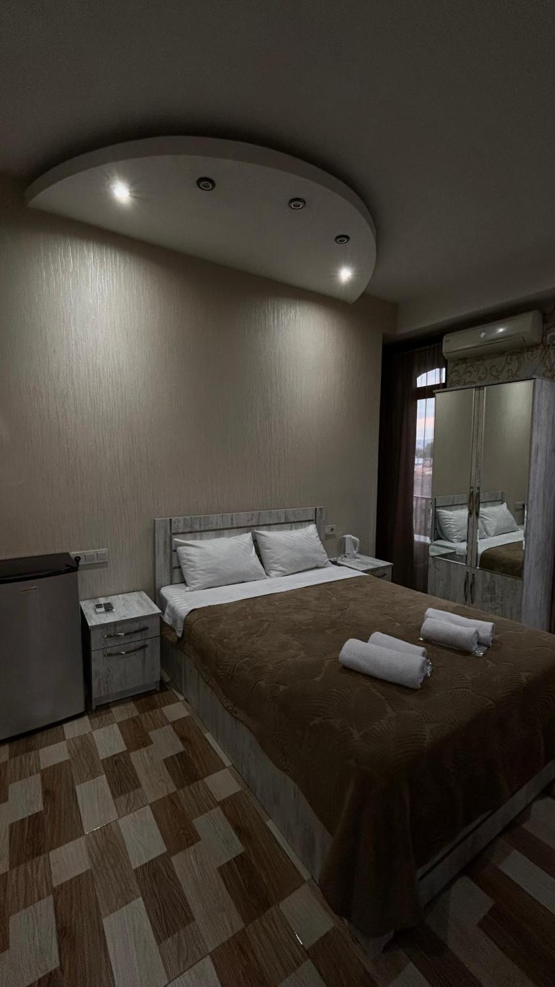 Hotel Tourist Tbilisi ภายนอก รูปภาพ