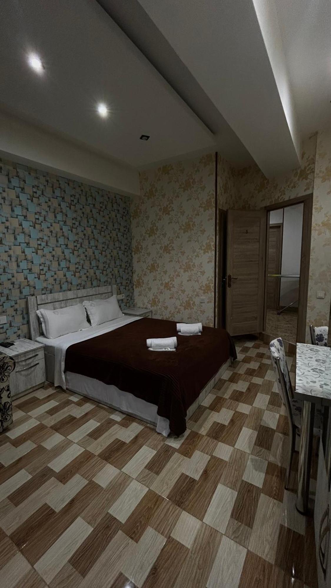 Hotel Tourist Tbilisi ภายนอก รูปภาพ