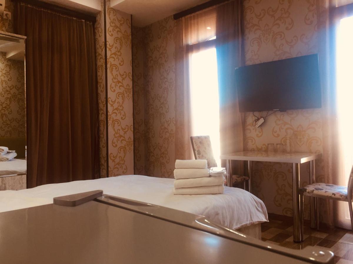Hotel Tourist Tbilisi ภายนอก รูปภาพ