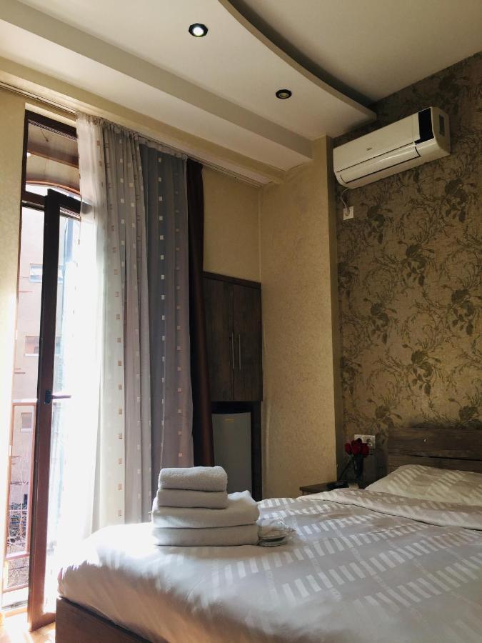 Hotel Tourist Tbilisi ภายนอก รูปภาพ