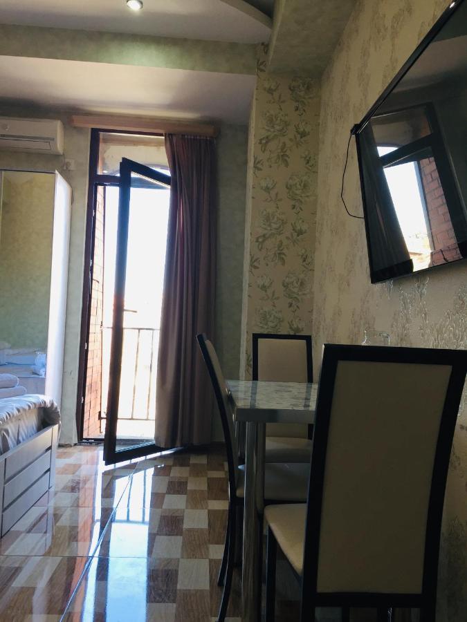 Hotel Tourist Tbilisi ภายนอก รูปภาพ