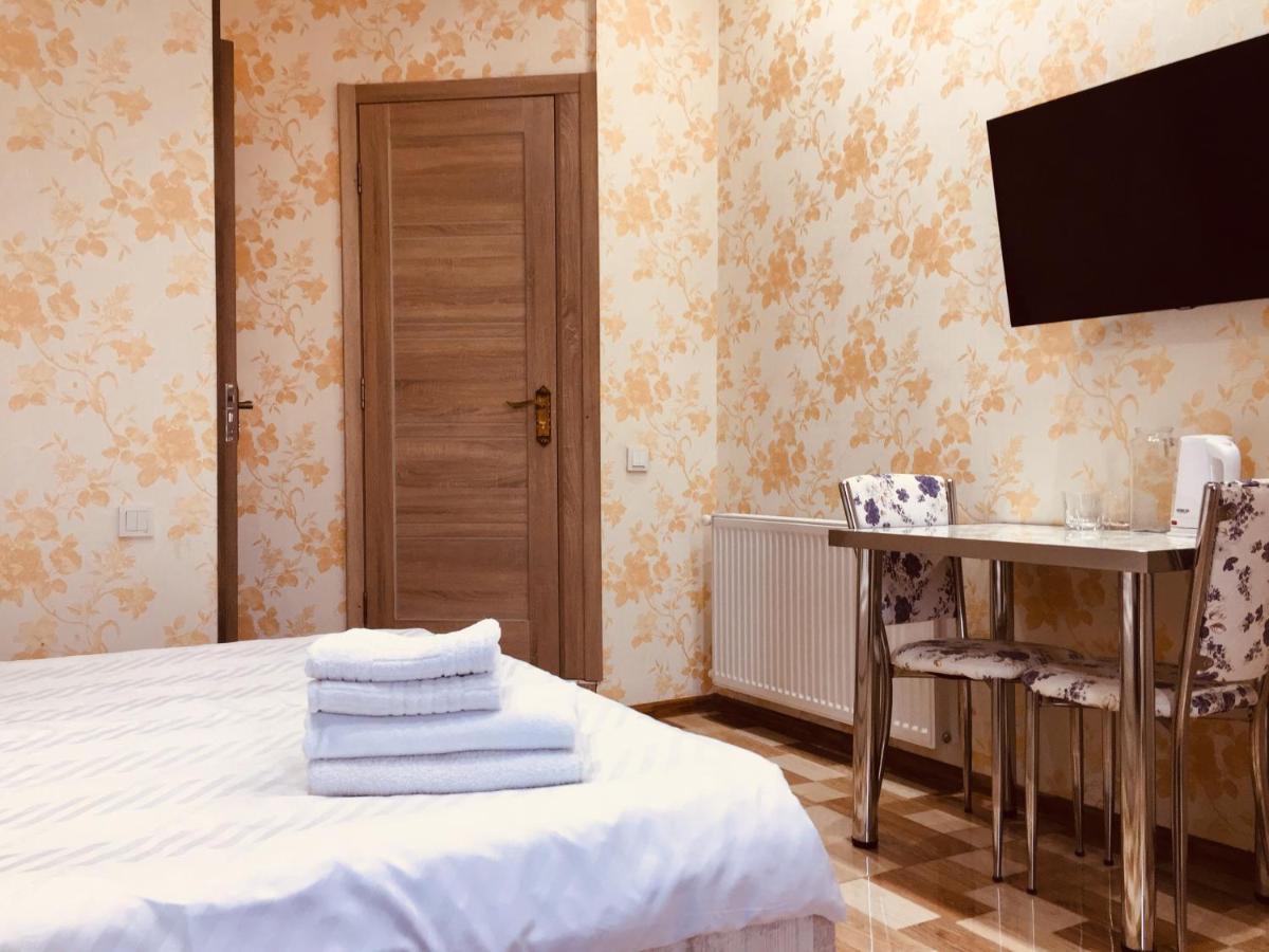 Hotel Tourist Tbilisi ภายนอก รูปภาพ