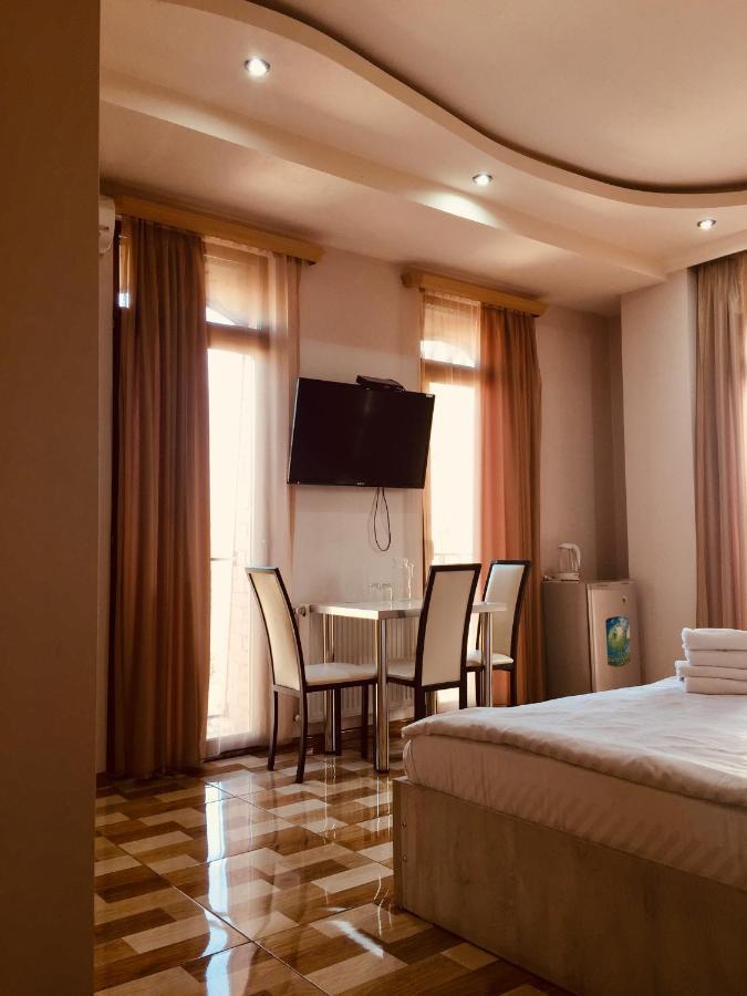Hotel Tourist Tbilisi ภายนอก รูปภาพ