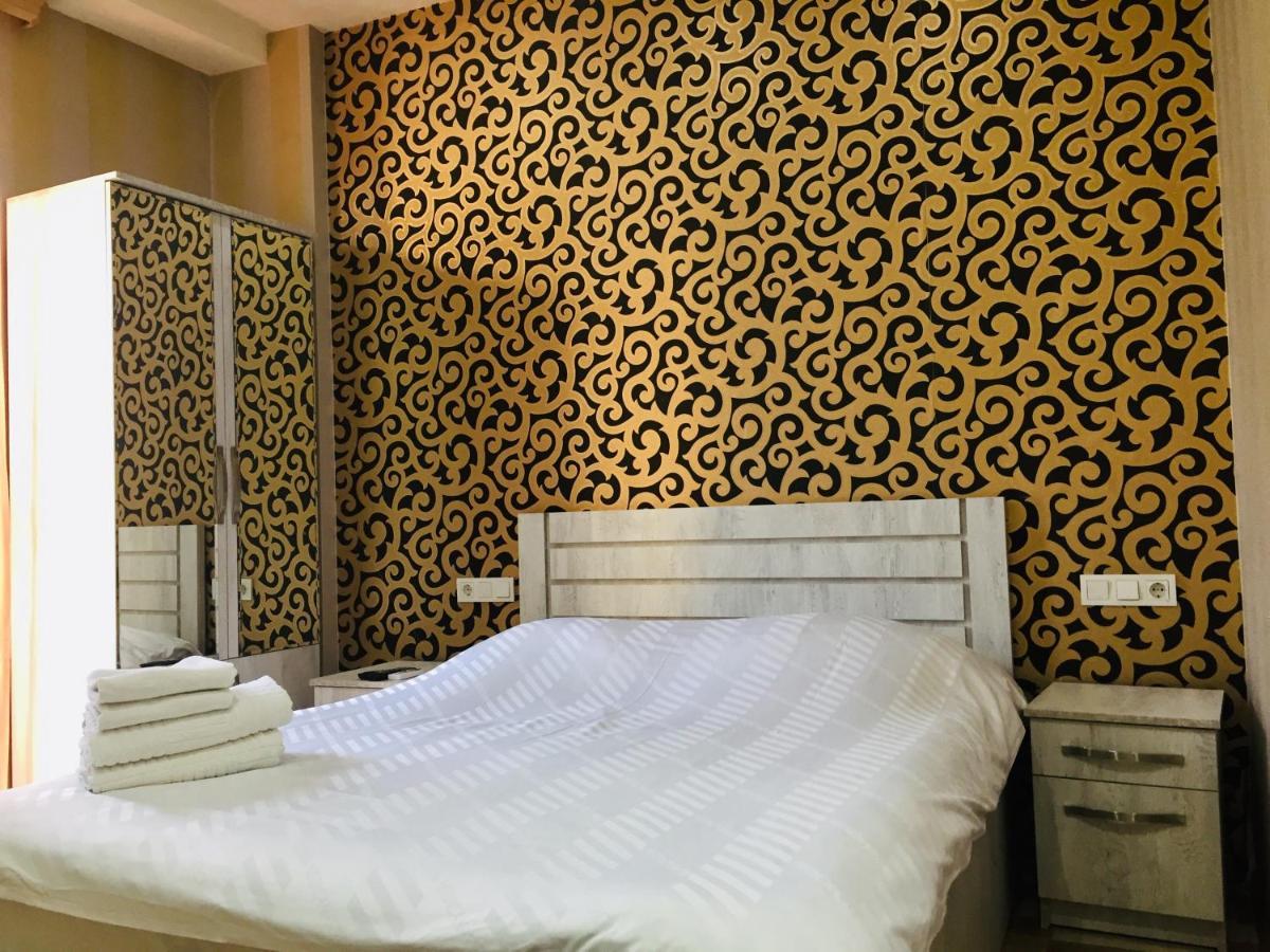 Hotel Tourist Tbilisi ภายนอก รูปภาพ